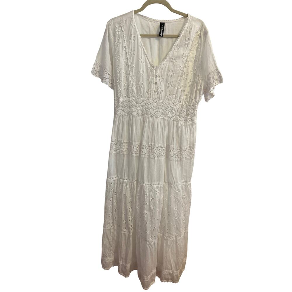 Me 2 Magic White Maxi Dress 3X